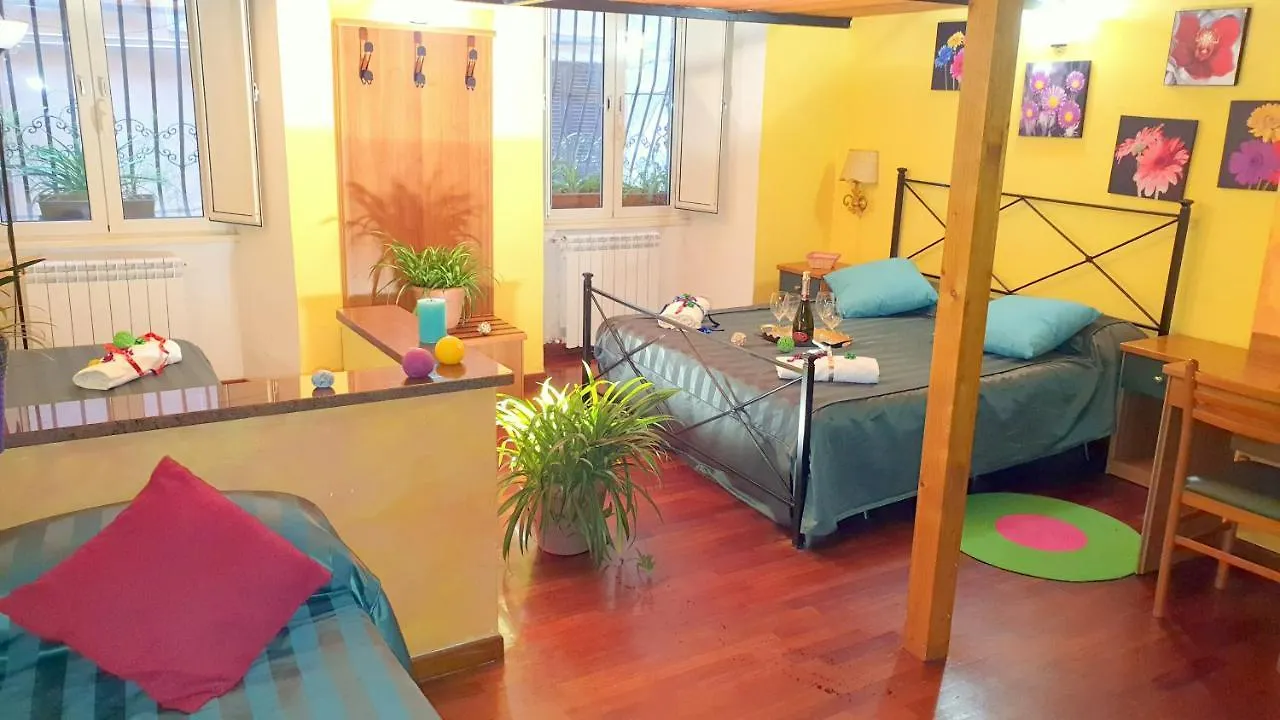 Guest house La Casa Verde Roma - Free Secure Parking If You Book 3 Nights Italy