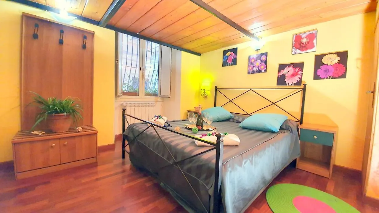 La Casa Verde Roma - Free Secure Parking If You Book 3 Nights 0*, Rome