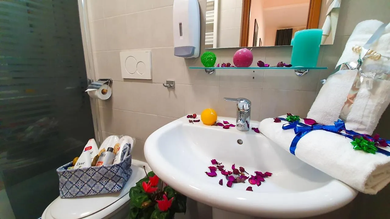 La Casa Verde Roma - Free Secure Parking If You Book 3 Nights