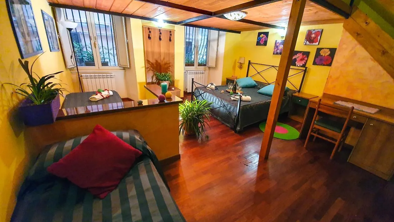 La Casa Verde Roma - Free Secure Parking If You Book 3 Nights Guest house Rome